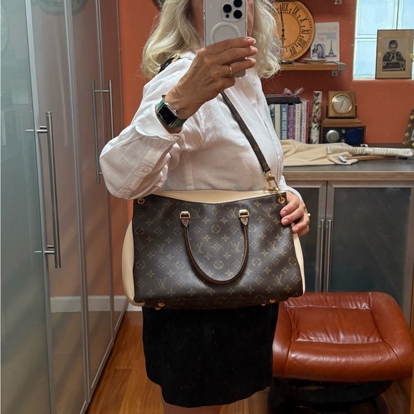 Louis Vuitton handbag - Picture 16 of 16